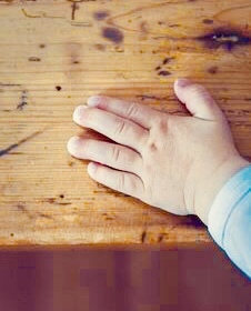 child's_hand